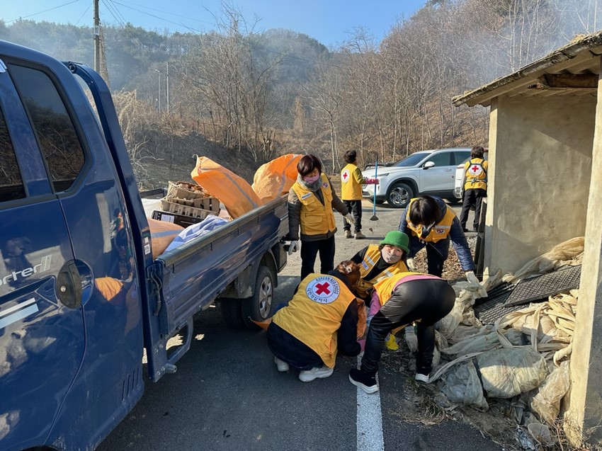 2.호명면적십자봉사회 청소 봉사활동 진행